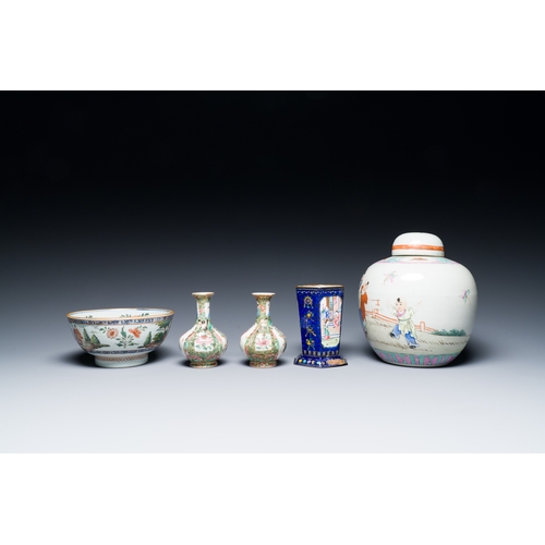 53 - A varied collection of Chinese porcelain and Canton enamel, 18/19th C.Description:H.: 35 cm (the tal... 