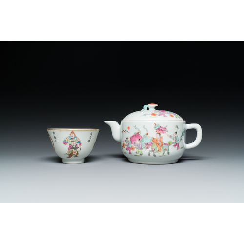 54 - A varied collection of Chinese and Japanese porcelain, 18th C. and laterDescription:Dia.: 30 cm - H.... 