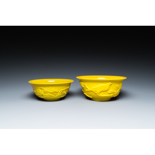 57 - Two Chinese yellow Beijing glass bowls, 19/20th C.Description:Dia.: 20 cm - H.: 9,5 cm (the largest ... 