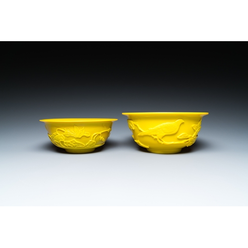 57 - Two Chinese yellow Beijing glass bowls, 19/20th C.Description:Dia.: 20 cm - H.: 9,5 cm (the largest ... 