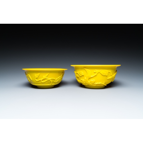 57 - Two Chinese yellow Beijing glass bowls, 19/20th C.Description:Dia.: 20 cm - H.: 9,5 cm (the largest ... 