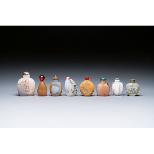 64 - Fourteen Chinese hardstone snuff bottles, 19/20th C.Description:H.: 9 cm (the tallest bottle, incl. ... 