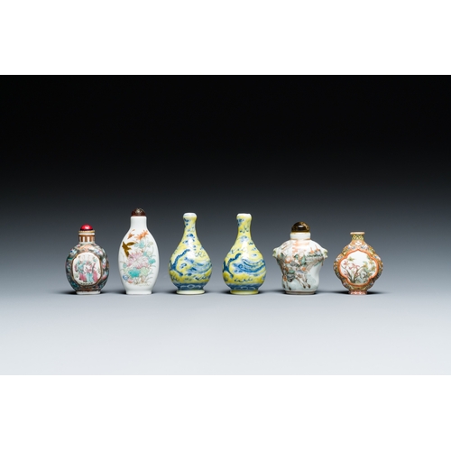 72 - Six fine Chinese porcelain snuff bottles, 19/20th C.Description:H.: 8,5 cm (the tallest bottle, incl... 