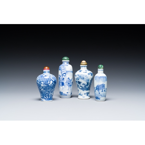 76 - Four Chinese blue and white snuff bottles, 18/19th C.Description:H.: 9,5 cm (the tallest bottle, inc... 