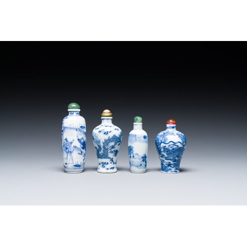 76 - Four Chinese blue and white snuff bottles, 18/19th C.Description:H.: 9,5 cm (the tallest bottle, inc... 