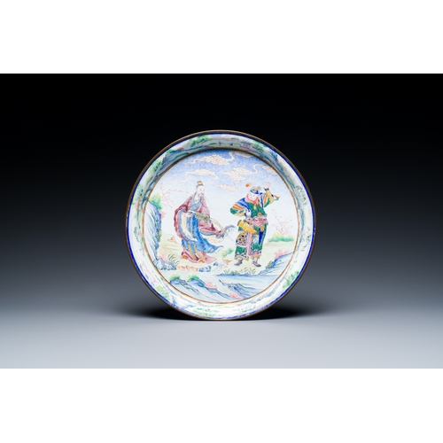 89 - A fine Chinese Canton enamel dish, Qianlong/JiaqingDescription:Dia.: 25,5 cm - H.: 3 cmCondition rep... 