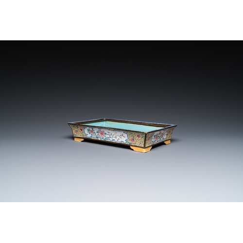 92 - A rectangular Chinese yellow-ground Canton enamel jardiniere, YongzhengDescription:Dim.: 25,5 x 15,5... 