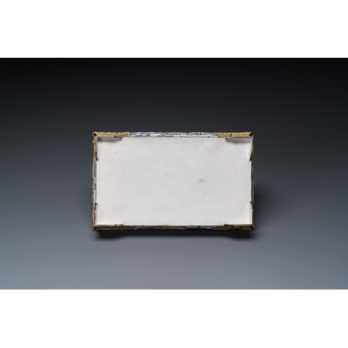 92 - A rectangular Chinese yellow-ground Canton enamel jardiniere, YongzhengDescription:Dim.: 25,5 x 15,5... 