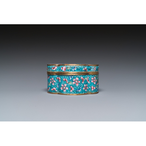 102 - Five various Chinese Canton enamel pieces, Qing/RepublicDescription:Dim.: 22 x 15 cm (the largest di... 