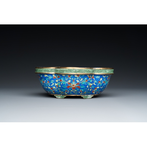 103 - A Chinese blue-ground Canton enamel jardiniere, QianlongDescription:L.: 18,5 cm - H.: 7 cmCondition ... 