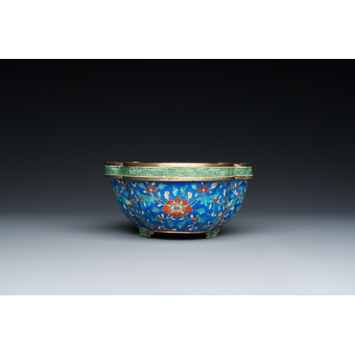 103 - A Chinese blue-ground Canton enamel jardiniere, QianlongDescription:L.: 18,5 cm - H.: 7 cmCondition ... 