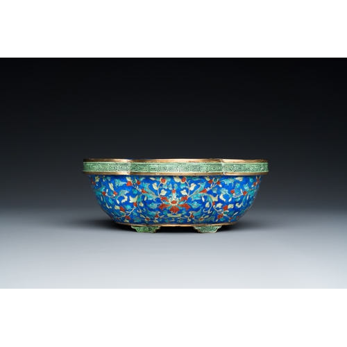 103 - A Chinese blue-ground Canton enamel jardiniere, QianlongDescription:L.: 18,5 cm - H.: 7 cmCondition ... 