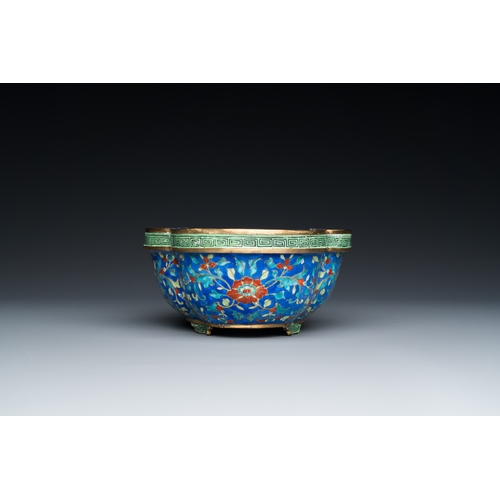 103 - A Chinese blue-ground Canton enamel jardiniere, QianlongDescription:L.: 18,5 cm - H.: 7 cmCondition ... 