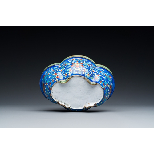 103 - A Chinese blue-ground Canton enamel jardiniere, QianlongDescription:L.: 18,5 cm - H.: 7 cmCondition ... 