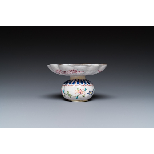 109 - A Chinese Canton enamel spittoon, Yongzheng/QianlongDescription:Dia.: 11,5 cm - H.: 7,5 cmCondition ... 