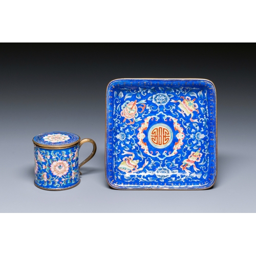 111 - A Chinese Canton enamel mustard jar on stand, QianlongDescription:Dim.: 13 x 13 cm (the stand)Dia.: ... 