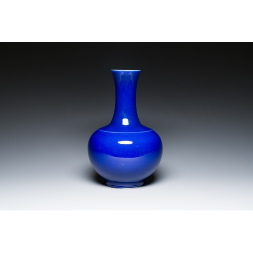 123 - A Chinese blue-glazed bottle vase, Kangxi mark, RepublicDescription:H.: 37,5 cmCondition reports:Ple... 