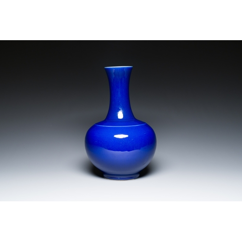 123 - A Chinese blue-glazed bottle vase, Kangxi mark, RepublicDescription:H.: 37,5 cmCondition reports:Ple... 