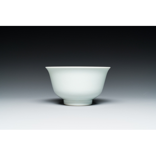 143 - A Chinese white-glazed bowl, Jiaqing mark and probably of the periodDescription:Dia.: 11 cm - H.: 6,... 