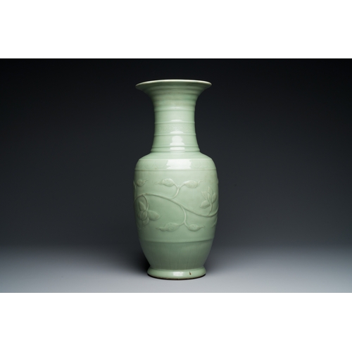 149 - A Chinese celadon-glazed 'lotus scroll' vase, QianlongDescription:H.: 54,5 cmCondition reports:Pleas... 