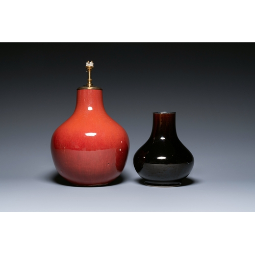 150 - Two Chinese monochrome bottle vases, 18/19th C.Description:H.: 41 cm (the tallest, incl. the lamp mo... 