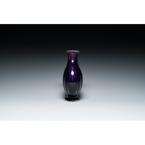 162 - A Chinese monochrome aubergine-glazed vase, 19th C.Description:H.: 25 cmCondition reports:Please con... 