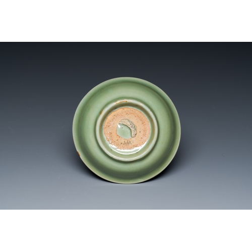 176 - A Chinese Longquan celadon bowl, MingDescription:Dia.: 13 cm - H.: 4 cm Provenance:- An important Be... 