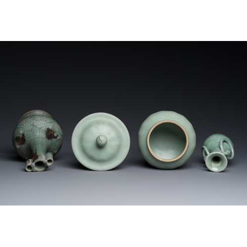 181 - Three Chinese Longquan celadon vases and a dish, Yuan/MingDescription:Dia.: 27,5 cm - H.: 6 cm (the ... 