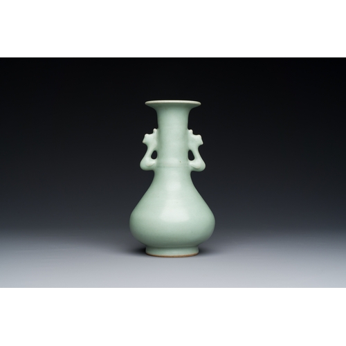 182 - A Chinese Longquan celadon 'kinuta' vase, Yuan/MingDescription:H.: 18 cmCondition reports:Please con... 