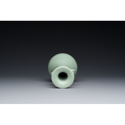 182 - A Chinese Longquan celadon 'kinuta' vase, Yuan/MingDescription:H.: 18 cmCondition reports:Please con... 