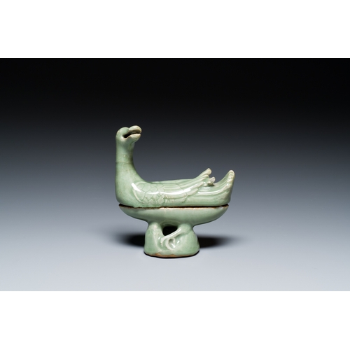 187 - A Chinese Longquan celadon duck-form censer, MingDescription:H.: 17 cm - L.: 15,5 cm Provenance:- An... 