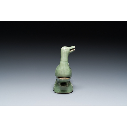 187 - A Chinese Longquan celadon duck-form censer, MingDescription:H.: 17 cm - L.: 15,5 cm Provenance:- An... 