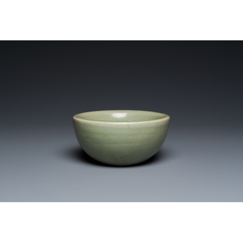 188 - A Chinese Longquan celadon double-walled 'zhuge' or warming bowl, MingDescription:Dia.: 14 cm - H.: ... 