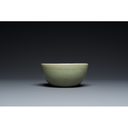 188 - A Chinese Longquan celadon double-walled 'zhuge' or warming bowl, MingDescription:Dia.: 14 cm - H.: ... 