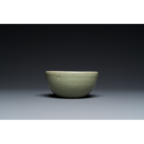 188 - A Chinese Longquan celadon double-walled 'zhuge' or warming bowl, MingDescription:Dia.: 14 cm - H.: ... 