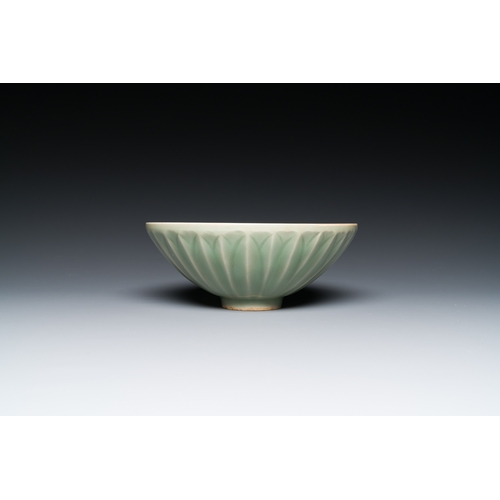 191 - A Chinese Longquan celadon vase and a 'lotus' bowl, Yuan or laterDescription:H.: 27 cm (the vase)Con... 