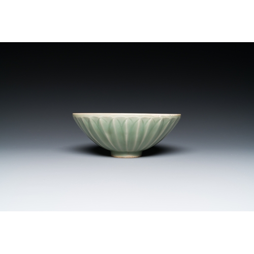 191 - A Chinese Longquan celadon vase and a 'lotus' bowl, Yuan or laterDescription:H.: 27 cm (the vase)Con... 