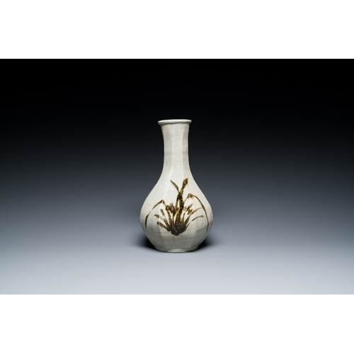 198 - A Korean bottle vase with floral design, Joseon dynasty, 16th C.Description:H.: 30 cm Provenance:- T... 