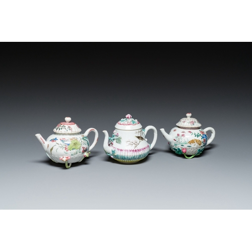 244 - Three Chinese famille rose teapots and covers, YongzhengDescription:L.: 15 cm - H.: 10,5 cm (the lar... 