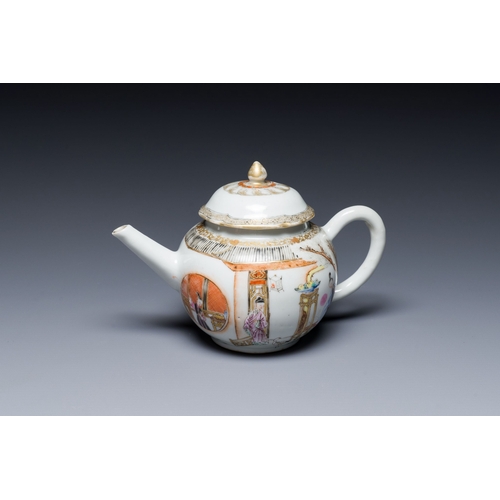 245 - A fine Chinese famille rose 'narrative subject' teapot and cover, YongzhengDescription:L.: 18,5 cm -... 