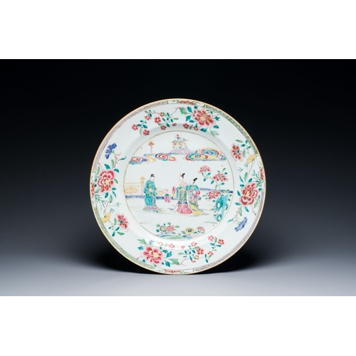 251 - A large Chinese famille rose dish, YongzhengDescription:Dia.: 40 cmCondition reports:Please contact ... 