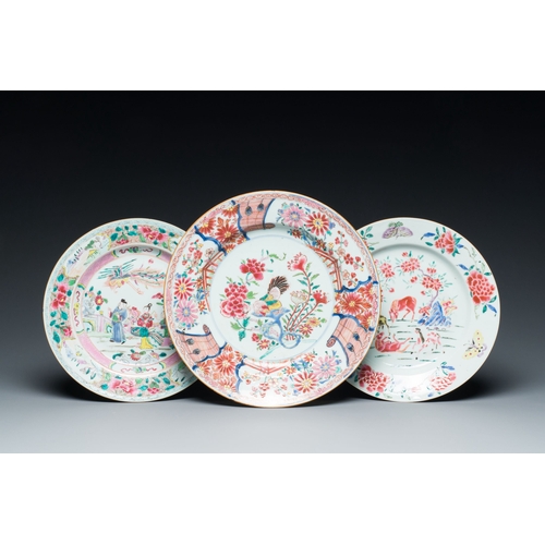 265 - A Chinese famille rose dish and two plates, Yongzheng/QianlongDescription:Dia.: 25,5 cm (the largest... 