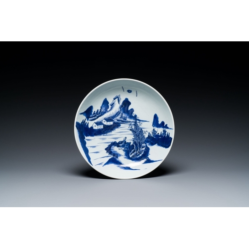 273 - A Chinese blue and white dish with a scholar in a landscape, Yongzheng/QianlongDescription:Dia.: 28,... 