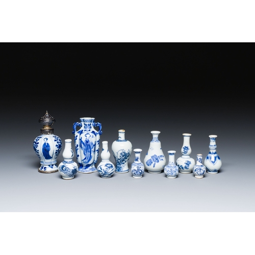 292 - Eleven Chinese blue and white miniature vases, KangxiDescription:H.: 10 cm (the tallest vase)Conditi... 