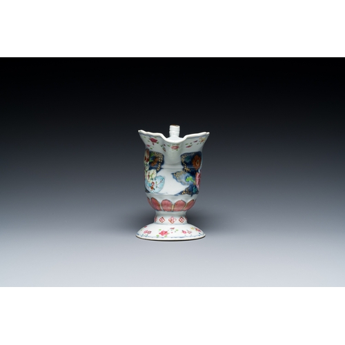 206 - A Chinese famille rose 'tobacco leaf' jug, QianlongDescription:H.: 13,5 cmCondition reports:Please c... 