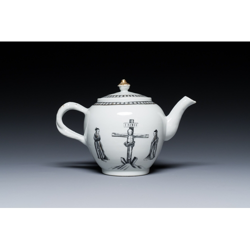 220 - A Chinese grisaille 'Crucifixion' teapot and cover, QianlongDescription:L.: 20 cm - H.: 13 cmConditi... 