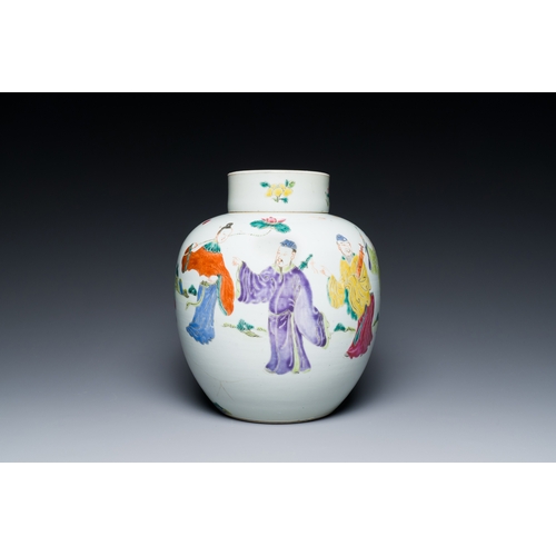 239 - A Chinese famille rose jar and cover, YongzhengDescription:H.: 24,5 cm (incl. the cover)Condition re... 