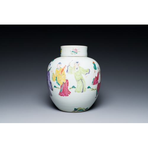 239 - A Chinese famille rose jar and cover, YongzhengDescription:H.: 24,5 cm (incl. the cover)Condition re... 