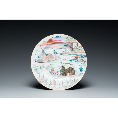 240 - A Chinese famille rose 'fishermen in a sampan' dish, Yongzheng/QianlongDescription:Dia.: 35,5 cm - H... 