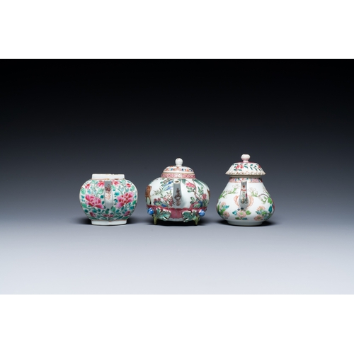 243 - Three Chinese famille rose teapots, YongzhengDescription:L.: 16 cm - H.: 10 cm (the largest teapot)C... 